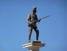 war statue of soldier p1000884